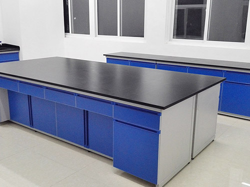 實(shí)驗(yàn)臺(tái)