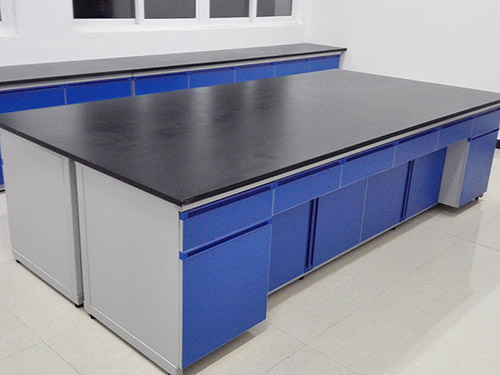 實(shí)驗(yàn)臺(tái)